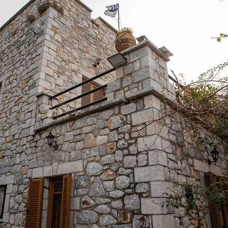 Voukamvilia 3 Minutes Walk From Villa Néon Oítilon