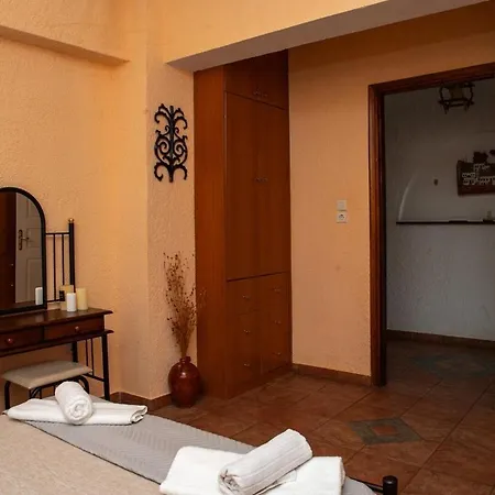 Voukamvilia 3 Minutes Walk From Villa *