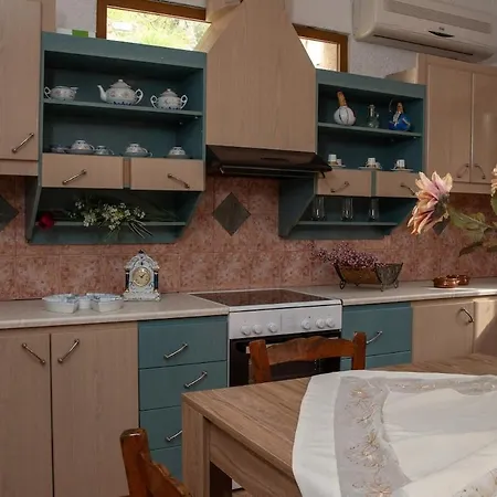 Villa Voukamvilia 3 Minutes Walk From