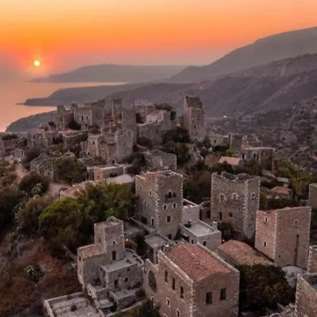 Voukamvilia 3 Minutes Walk From