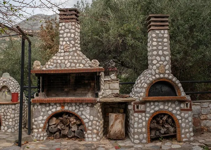 Voukamvilia 3 Minutes Walk From Νεόν Οίτιλον