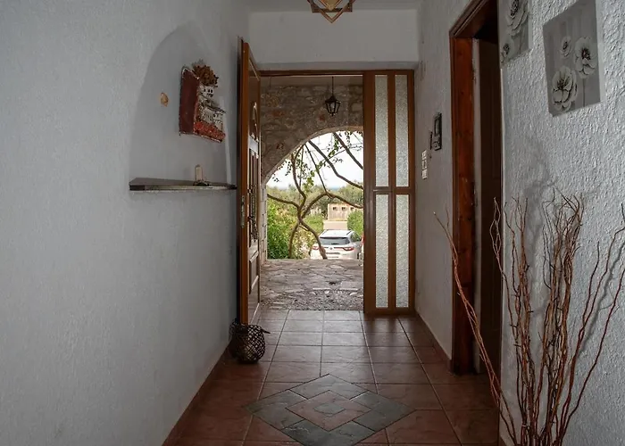 Voukamvilia 3 Minutes Walk From Βίλα