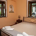 Voukamvilia 3 Minutes Walk From Willa *