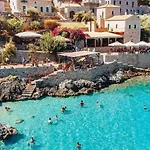 Voukamvilia 3 Minutes Walk From *