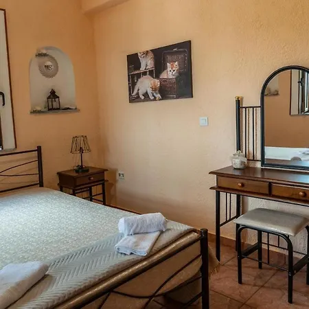 Voukamvilia 3 Minutes Walk From