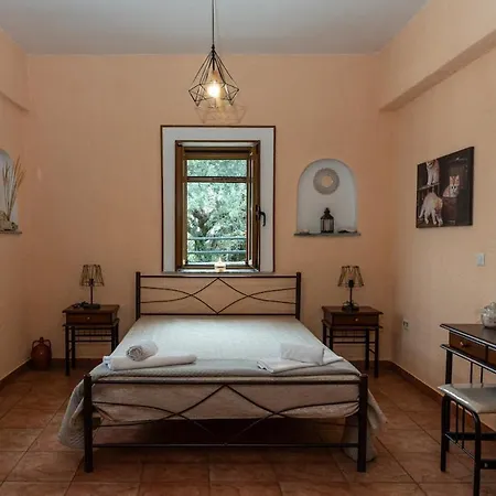 Vila Voukamvilia 3 Minutes Walk From
