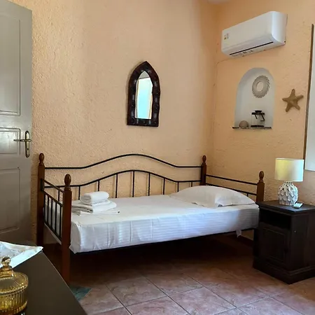 Voukamvilia 3 Minutes Walk From *