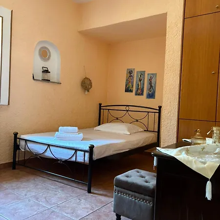 Willa Voukamvilia 3 Minutes Walk From Néon Oítilon