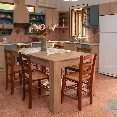 Vila Voukamvilia 3 Minutes Walk From *