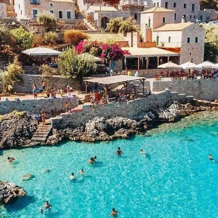 Voukamvilia 3 Minutes Walk From *