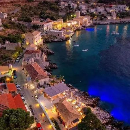 Willa Voukamvilia 3 Minutes Walk From Néon Oítilon