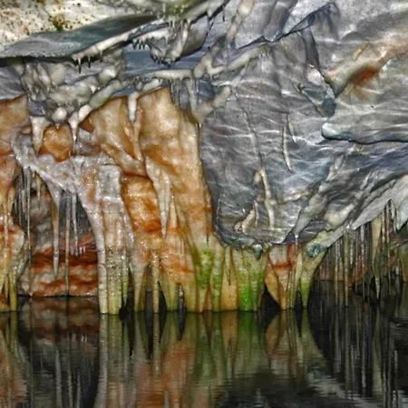 Willa Voukamvilia 3 Minutes Walk From Néon Oítilon