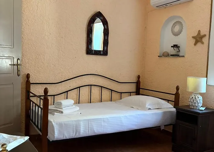 Voukamvilia 3 Minutes Walk From *